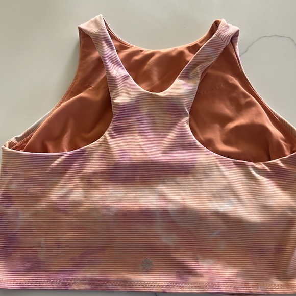 Athleta summer conscious, crop size large - Picture 2 of 3